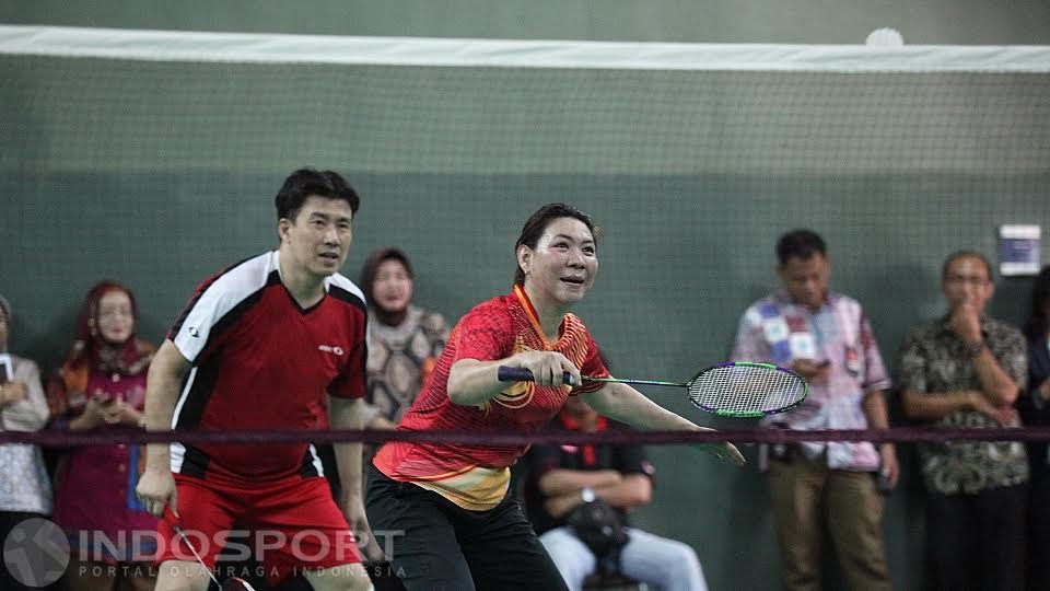 Dalam acara ini Susi Susanti dan Alan Budikusuma bertanding melawan Pasangan Taufik Hidayat dan Menpora Imam Nahrawi. Copyright: © Herry Ibrahim/Indosport